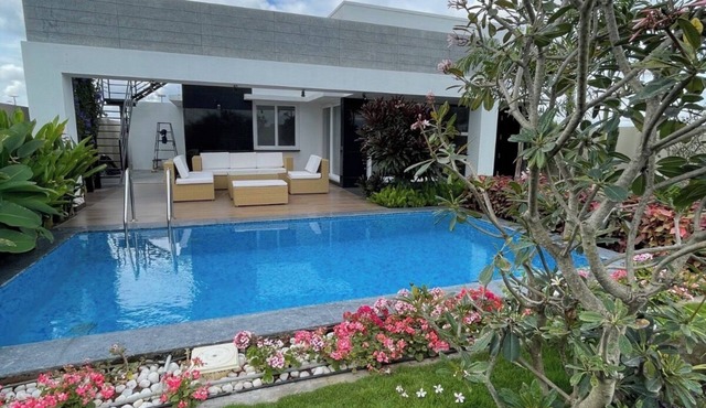 2-bedroom villa with private pool and garden