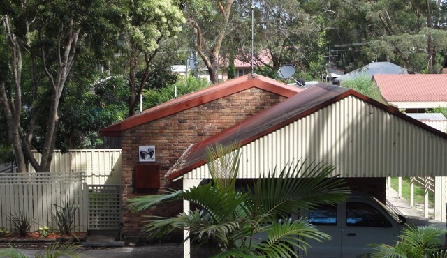 2 Dogs Cottages Port Stehpens in Lemon Tree Passage
