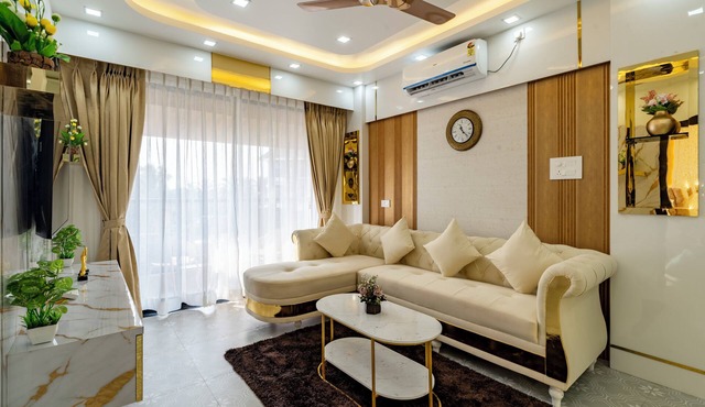 2 mins to Candolim Beach! Modern 1BHK w/Pool & Balcony