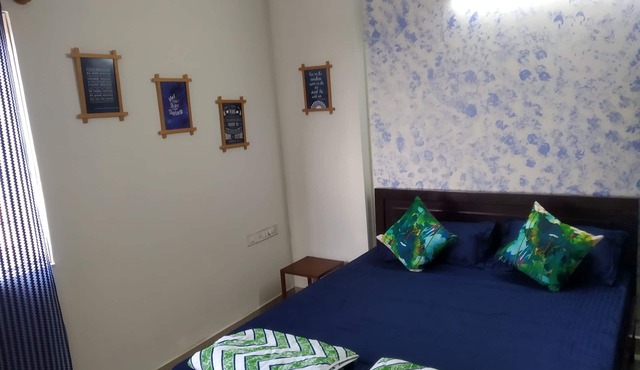 2 private rooms out of 3 bhk - Corporate Sheters