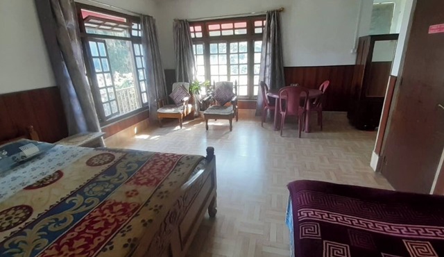 2. The Atrium Park Kalimpong - Room with Mountain Sunrise View -Parking & wifi