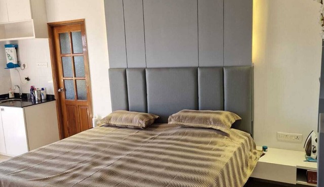 2 x King Size en suite bedrooms with wardrobes with fridge and filtered water.n