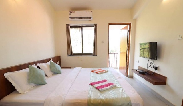 2BHK Apartment with pool near Vagator beach
