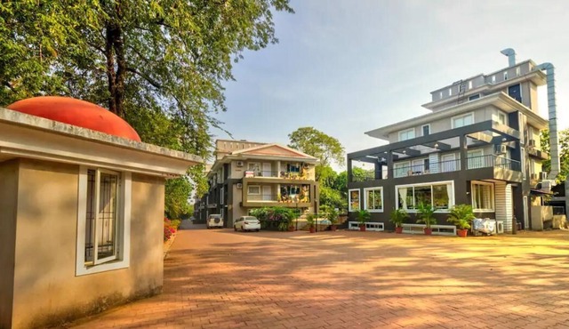 2BHK Sparkling Apartment with POOL, WIFI, PARKING
