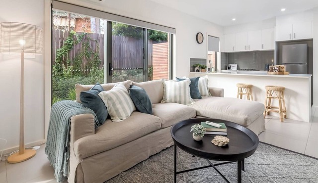 2BR 2bath townhouse in Garran in Garran