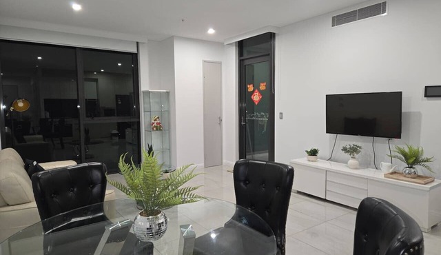 2BR Apartment Eastgarden 34 Near SYD CBD & Airport