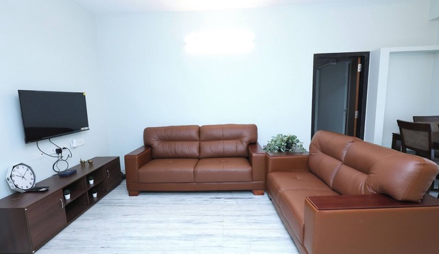 2BR Apartment in chennai/WIFI/HOUSEKEEPING/FAMILY FRIENDLY