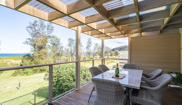 3-Bed Seaside Serenity Escape at Long Beach in Long Beach