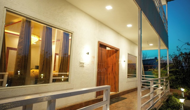 3-bedroom farmhouse in charming Noida with WiFi, AC and 24 hour caretaker.
