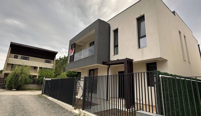 3-bedroom house in Otopeni with AC, heating, terrace, garden, private parking