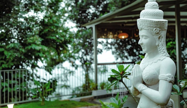 3-Bedroom Villa in Paithalmala with Spacious Open Kitchen and Enchanting Canopy