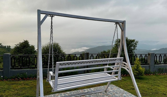 3-bedroom villa in pleasant Himalayan town Kausani, Uttarakhand, India with WiFi