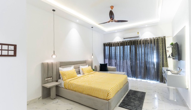 3 BHK Private villa with pool, WiFi, AC and Kitchen & Car Parking