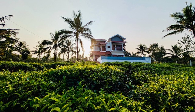 3 BHK villa in wonderful Mananthavady with WiFi, AC and infinity swimming pool.
