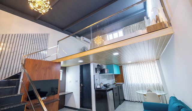 302 - Duplex Suite Room