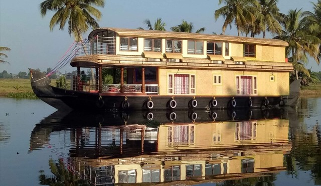 3bedroom private houseboat OR 3bedroom suite