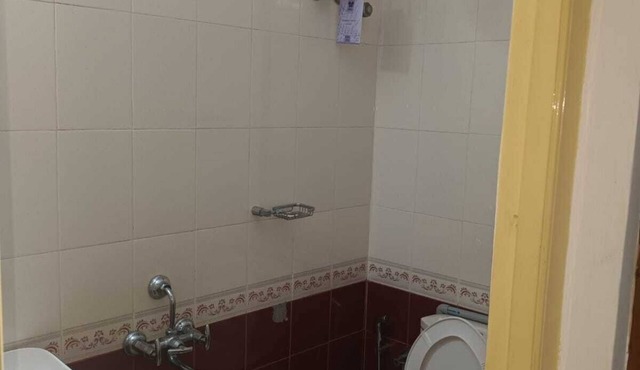 3BHK apartment for Daily rent. Near to ELAMKULAM- KADAVANTARA metro station.