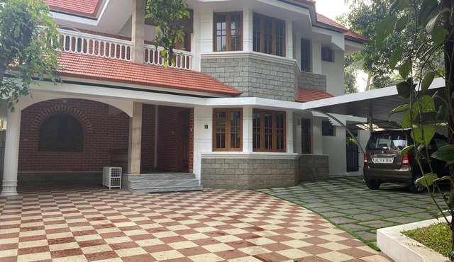 3BHK independent villa, 5 minutes to Lulu Mall at Edappally, Kochi, Kerala