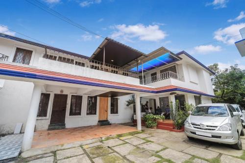3BHK with Pool - Dream Habitat by Universe Villas