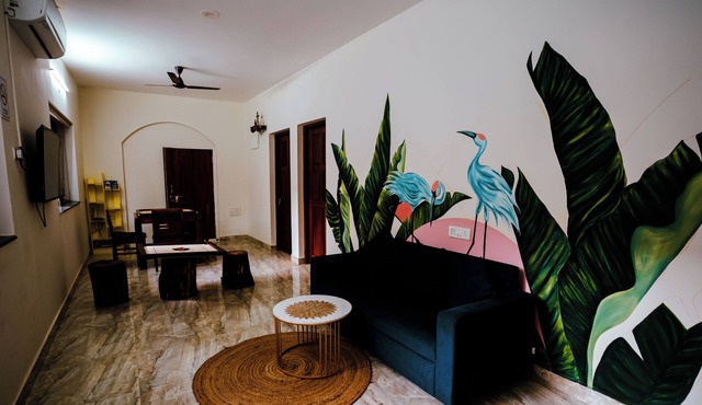 4-bedroom hotel in brilliant Goa with AC, WiFi. Enjoy a relaxing stay