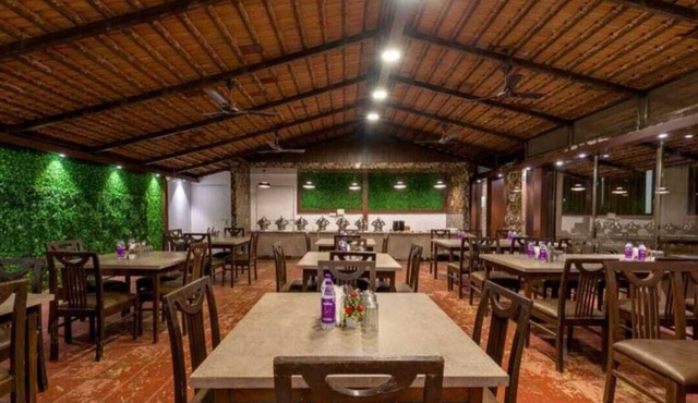 4-bedroom villa in delightful Lonavala with AC
