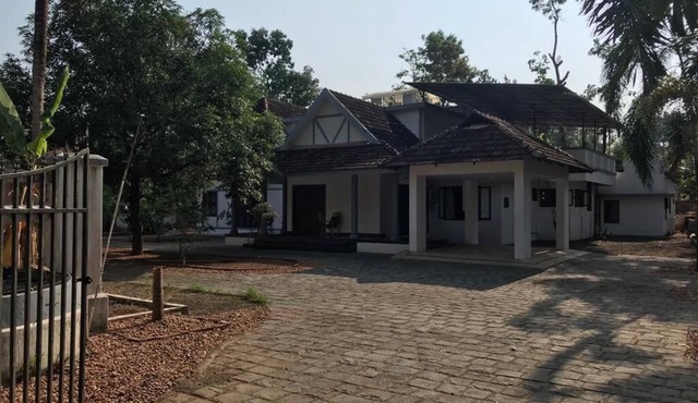 4000 sq ft spacious lexuary house