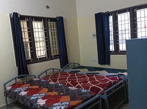 4Seasons mens Hostel