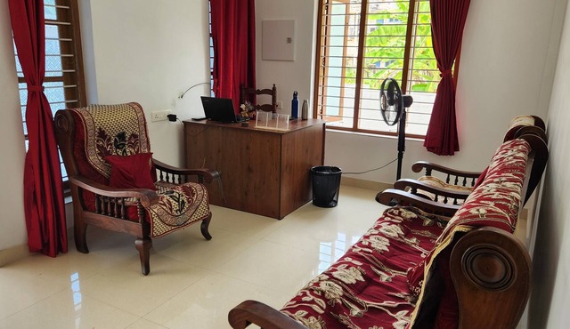 5-bedroom Home Stay in the heart of Thiruvananthapuram with WiFi, AC