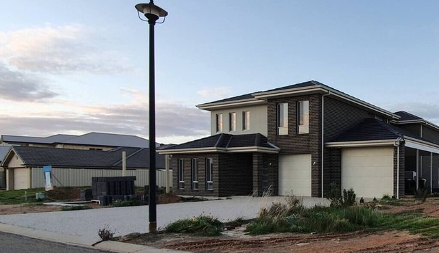 5 bedroom home on the marina with private pontoon in Wallaroo