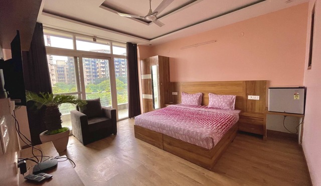 5 BHK entire floor best for parties