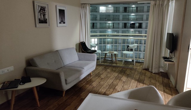 5 star service apartment opp airport