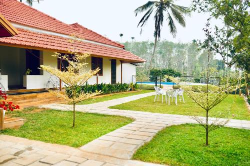 50 Fables Vintage Kerala Pool Home