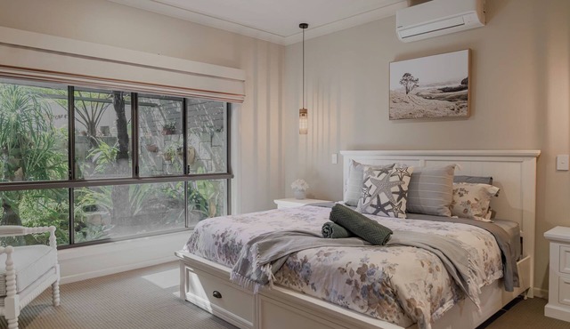 5BR with pool, games room, sleeps up to 10 guests in Fraser Coast