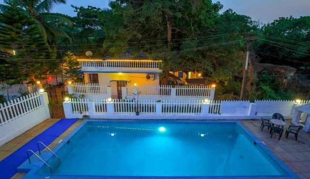 6 BHK Private pool Portuguese villa 500m Candolim