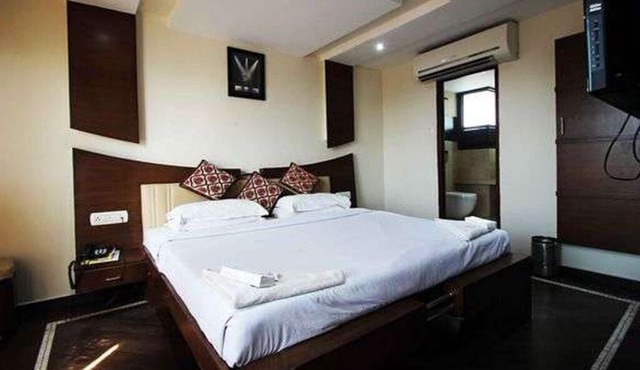6 minute walk from Madurai Junction