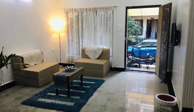7 Minutes from Airport+Bathtub+Terrace+BBQ Backyard+Garden+Wifi