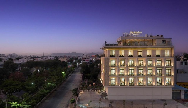 7 rays hotel