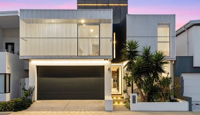 9 Architectural Luxe 4BR Skyhome Pool & Ocean View in North Coogee