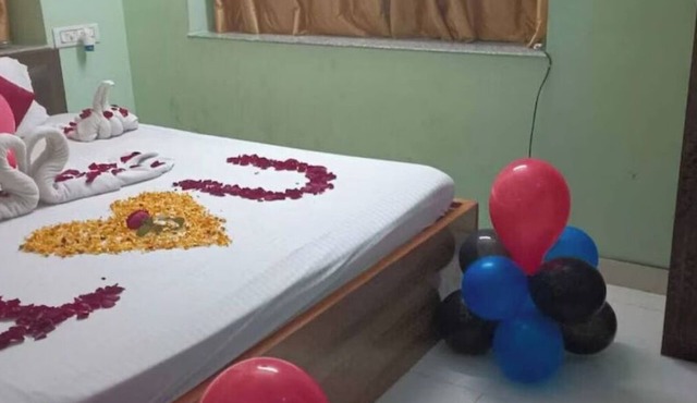 9-bedroom building in fabulous Kolkata with WiFi, fitness room, AC