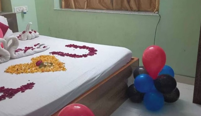 9-bedroom building in fabulous Kolkata with WiFi, fitness room, AC
