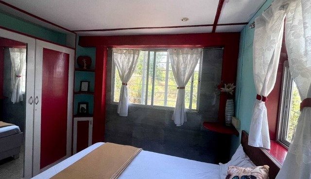 A boutique homestay with private access to the tableland.