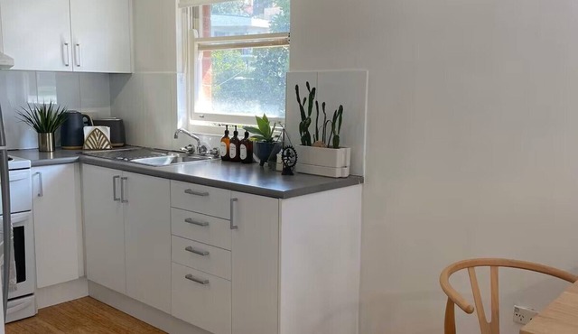 A Cozy 1BR in Cronulla – Walk to Beach & Shops U4