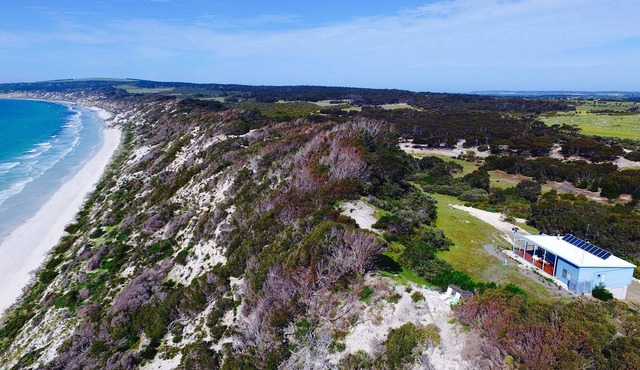 A Dune Escape - Nature meets the Sea in Emu Bay