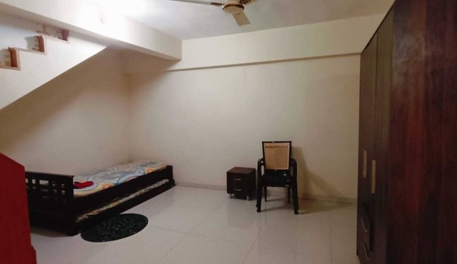 A homely spacious stay in serene location and luxurious villa.