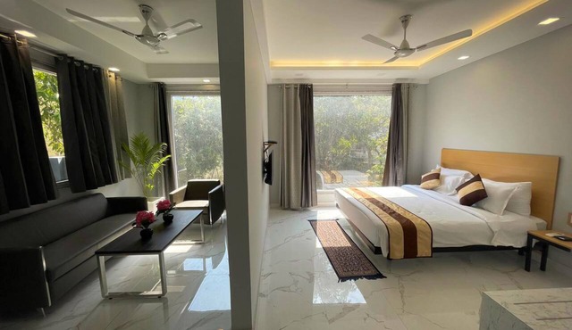 A modern service apartment just 12 mins from Cyber City