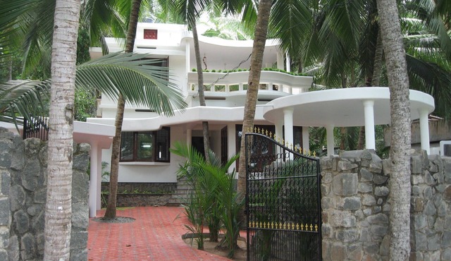 A Very Very Special House, VILLA LAKEVIEW ,(with Pool) Kovalam