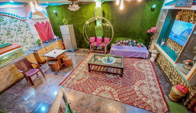 "A1K Homestay: Your Cozy Haven in Mysore's Shopping Hub"