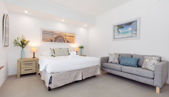 A3 - Modern Apt w/Free Parking + Private Bathroom in Connolly