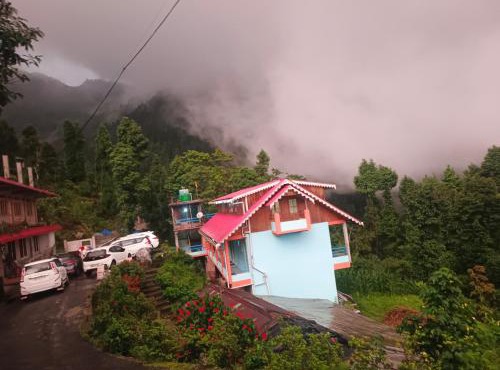 Aarya Homestay Experience offbeat Darjeeling living in Rampuria village, Senchal Wildlife Sanctuary