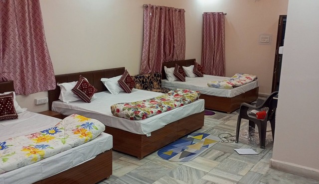 Aashirwad Residency @ Home Stay/Bed & Breakfast Unit of MP Tourism Board